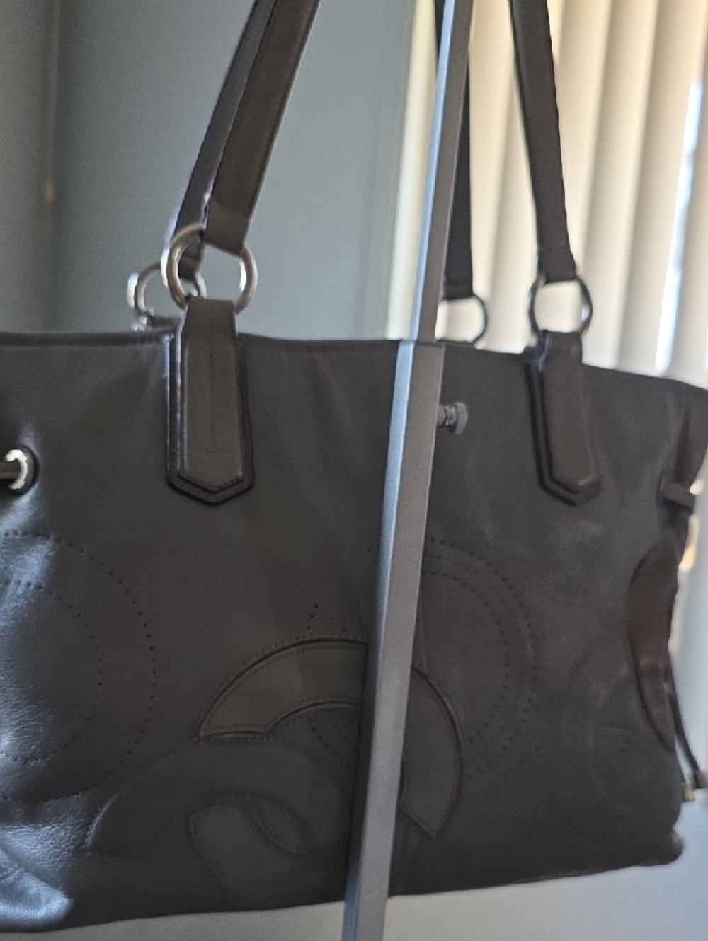 EUC Coach Gray Leather Tote w/ Signature "C" Appliqué - Picture 5 of 10